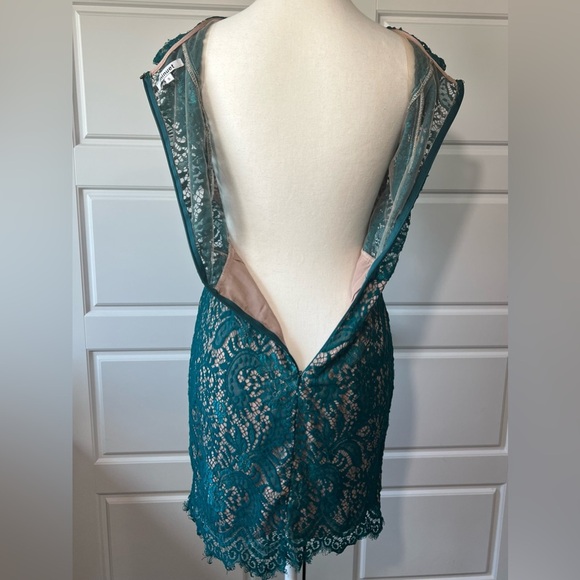 Lace Sheath Dress - Emerald Green, Lined, Cocktail, Party - Size Small - Picture 5 of 6